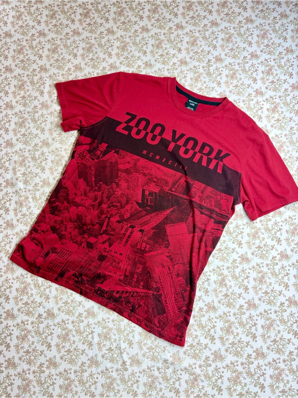 Zoo York Men’s Red Graphic Crewneck T-Shirt Short Sleeve Casual Tee L